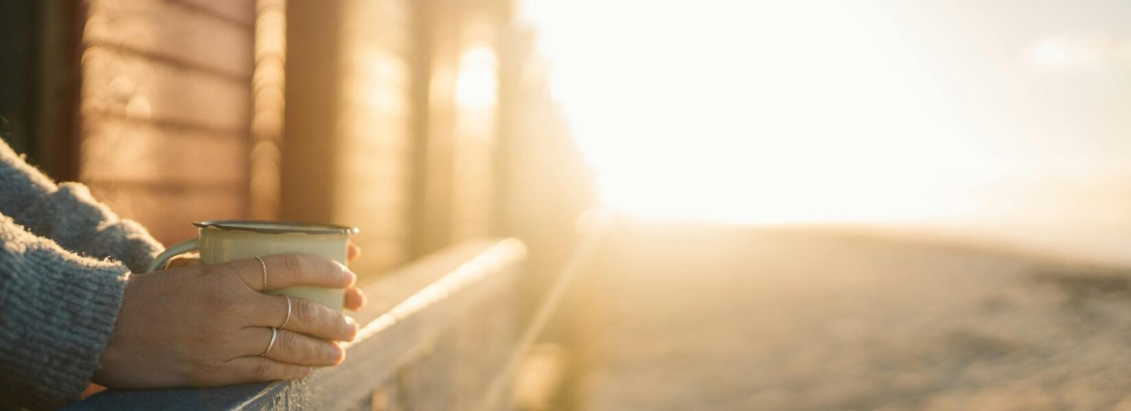MINDFUL MORNINGS: HOW TO START YOUR DAY WITH INTENTIONAL CHOICES